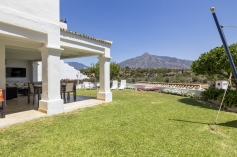 Rijtjeshuis Nueva Andalucía € 1.290.000,-